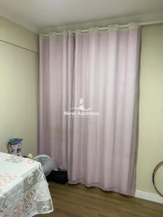 Imagem Apartamento 2 quartos reformado com 70m², piso laminado novo, cozinha planejada e banheiro renovado. Oportunidade! Não aceita financiamento bancário.