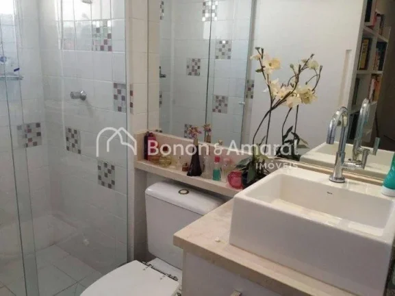Imagem Casa com 3 quartos, sendo um suíte, com armários e ar condicionado, sala living três ambientes, c...