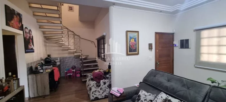 Imagem Sobrado de Alto Padrão, 4 Dormitórios, Sendo 2 Suítes e 1 com Closet, Porteira Fechada, Água Quente na Cozinha, Churrasqueira e fogão à Lenha no Centro de Ribeirão Pires-SP