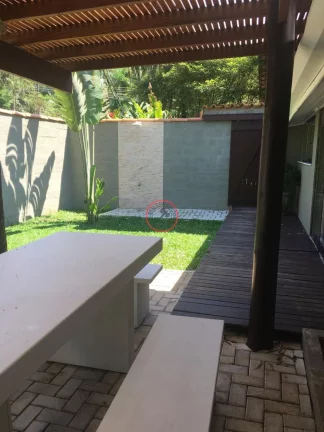 Imagem CASA COM 2 DORMITÓRIOS, SENDO 1 SUÍTE, DENTRO DE UM RESIDENCIAL COM PISCINA, PARA LOCAÇÃO ANUAL EM BOISSUCANGA