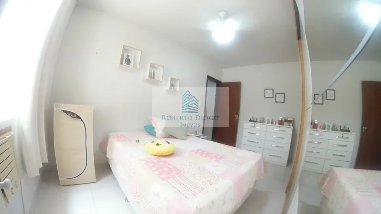 Imagem Venda de casa em São Francisco, Niterói-RJ: 2 quartos, 1 suíte, 2 salas, 3 banheiros, 4 vagas de garagem, 100m². Confira!
