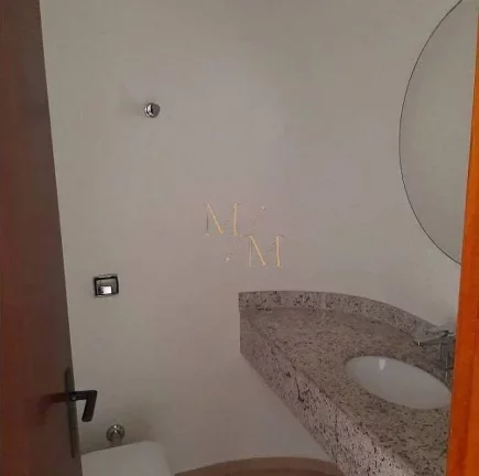Imagem Belíssima Casa Sobresposta Alta, no Campo Grande em Santos