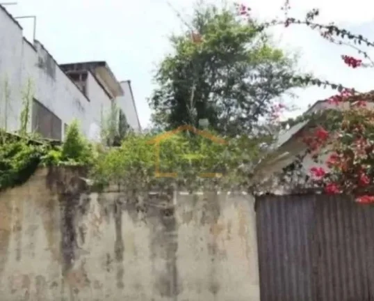 Imagem Casa Térrea com 405m², conta com 4 dormitórios, sala de estar, cozinha ampla, 2 banheiros, área ...