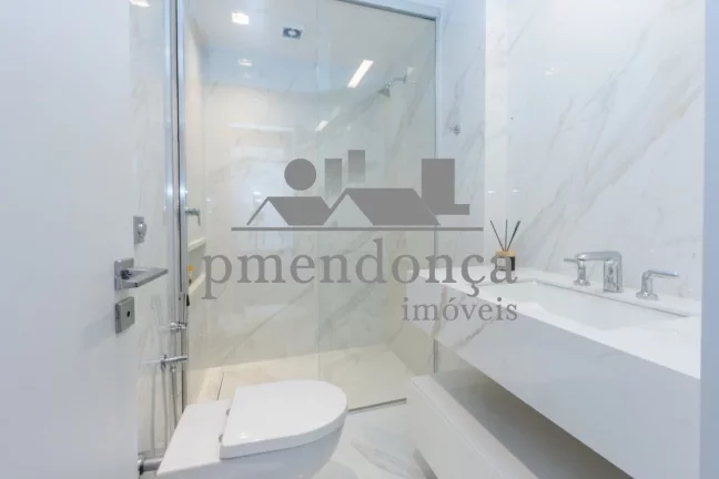 Imagem Apartamento reformado na Rua Sabará com 107m², 2 suítes e 1 vaga.