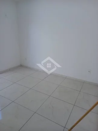 Imagem Casa na pedra de guaratiba com sala e 2 quartos, quintal e garagem