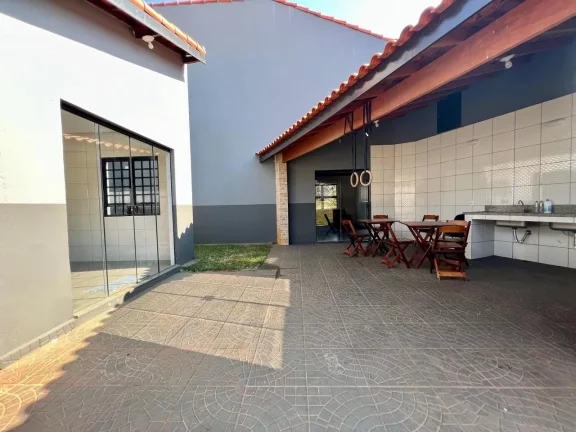 Imagem Sobrado Recém Reformado à Venda no Vale dos Lagos, Tatuí