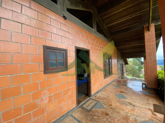 Imagem Linda Chácara à Venda no Condomínio Rancho Querência em Piracaia