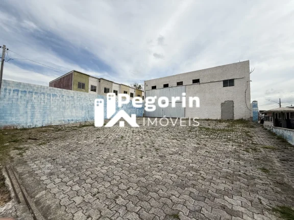 Imagem Galpão à venda em São José dos Pinhais, Guatupê, 270,00m²