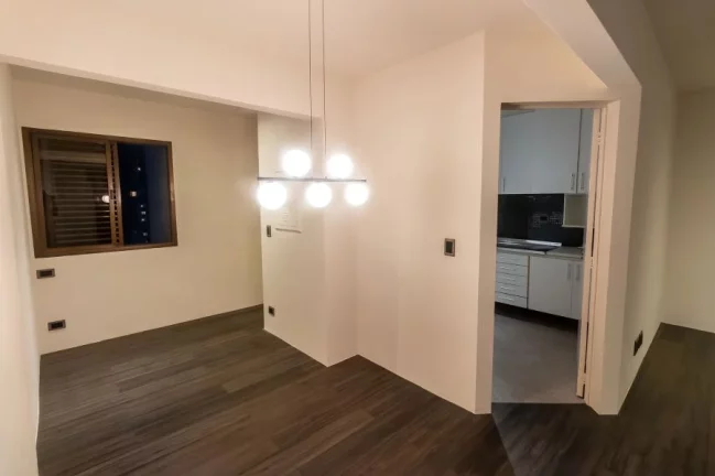 Imagem Apartamento reformado à venda na Vila Olímpia.