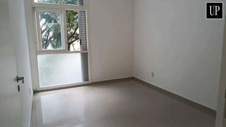 Imagem Apartamento com 3 Quartos à venda, 135m² - Jardim Paulista- Reformado