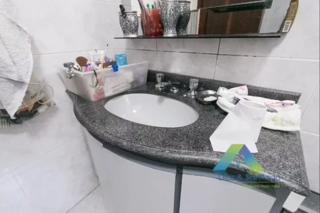 Imagem Casa à venda com 205m², 3 quartos e 2 vagas