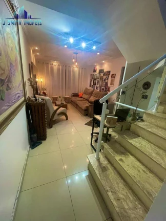 Imagem CASA FINAMENTE DECORADA, PERFEITA, 3 DORMITÓRIOS (1 SUÍTE), 4 VAGAS.