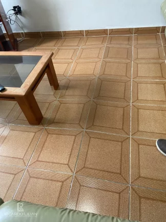 Imagem Apartamento no Canto do Forte a 3 quadras da praia - 1 dormitorio e uma vaga - A VENDA!!!