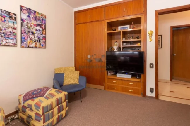 Imagem Apartamento à venda na Av Higienópolis com 04 quartos( 02 suites )e 03 vagas, 302m2
