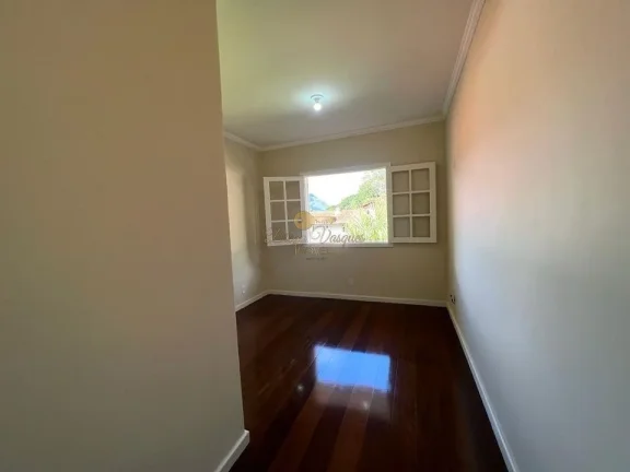 Imagem Casa para Venda em Teresópolis / RJ no bairro Golfe