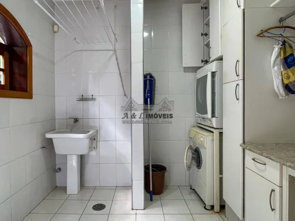 Imagem Casa à venda em Campos do Jordão, estilo clássico e conforto incomparável!