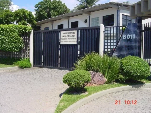Imagem Galpão para alugar, no Espaço 10 galpões, em Lauro de Freitas, Portão, 246m2