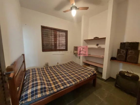 Imagem Casa para Venda em Araruama/RJ - 4 Dorm. 180 m2 Área Útil