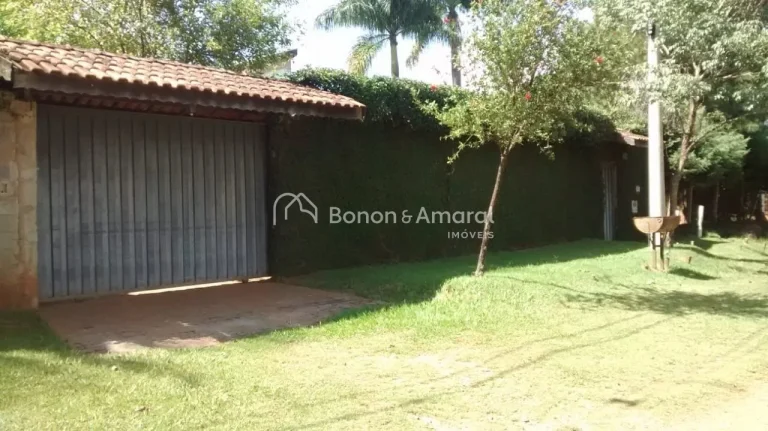 Imagem Esta encantadora chácara oferece três suítes espaçosas, todas com banheiro privativo. A cozinha ...