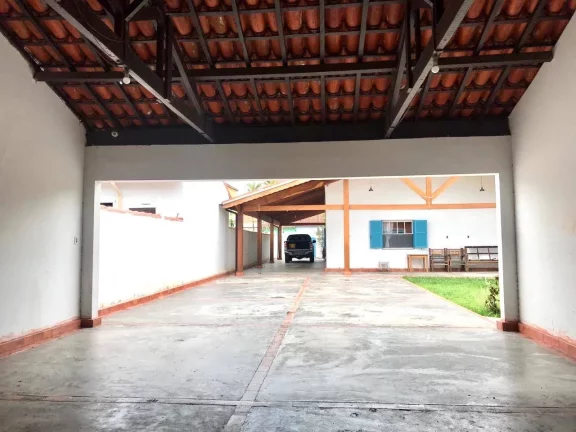 Imagem Linda casa às venda ou locação no centro de Iguape/SP