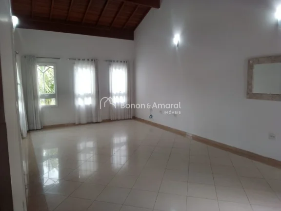 Imagem Linda casa térrea com 202 m², localizada no desejado condomínio Villagio Fiorentino. O imóvel co...