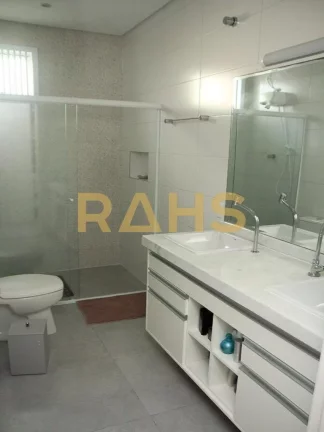 Imagem Belíssimo Sobrado a 50 metros do mar na Praia do Tabuleiro, com 246,12m² de área total construíd...