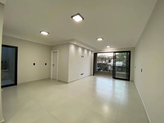 Imagem Casa de Alto Padrão no Condomínio Villa dos Inglezes