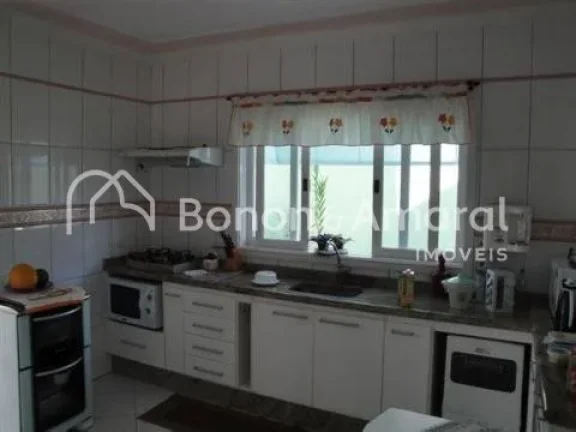 Imagem **Casa à Venda em Valinhos - Condomínio Bem Localizado**

Esta belíssima casa está situada em um...