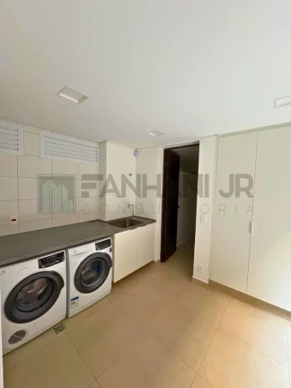 Imagem Casa nova de alto padrão em Condomínio na Cidade Jardim - 4 quartos, 4 suítes, 4 salas, 6 banheiros, 3 vagas de garagem - São Paulo-SP