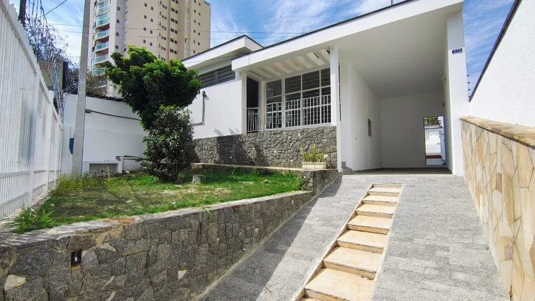 Casa Comercial para Locação em Sorocaba-SP, Jardim Paulistano: 2 Quartos, 2 Salas, 3 Banheiros, 2 Vagas de Garagem, 150m².