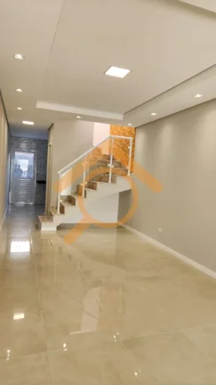 Imagem Residência de Luxo na Vila São Pedro: 3 Quartos, 1 Suíte, 2 Salas, 3 Banheiros, 2 Vagas de Garagem, 110m² - São Paulo-SP.