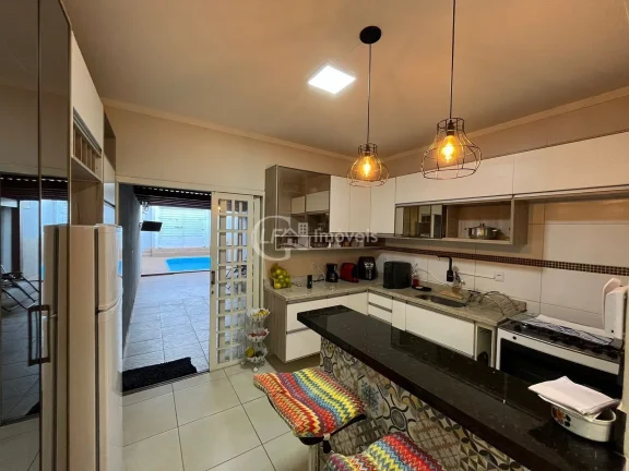 Imagem Linda casa de esquina com 4 suítes