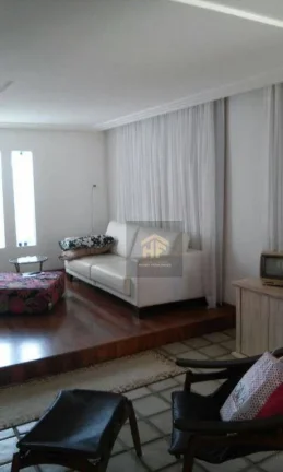 Imagem Casa com Piscina de 4 Quartos em Cajueiro, Recife