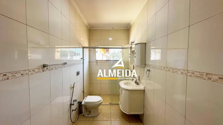 Imagem Casa com 3 dormitórios para alugar, 450 m² por R$ 3.825,00/mês - Vila Saibreiro - Rio Claro/SP