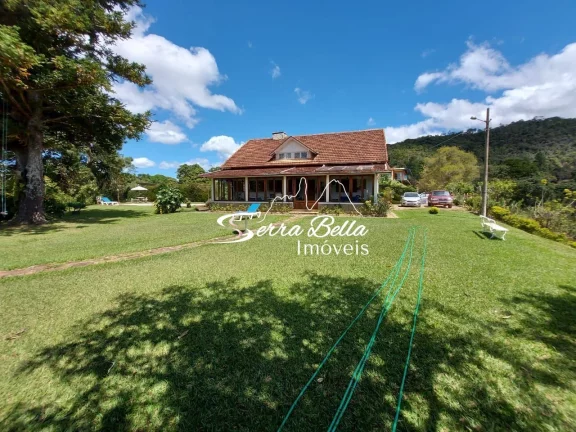 Imagem Casa com 4 dormitórios à venda, 255 m² por R$ 1.290.000,00 - Três Córregos - Teresópolis/RJ