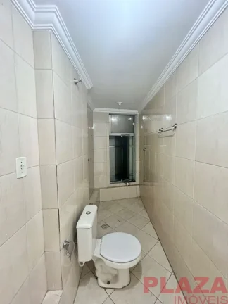 Imagem Ampla Sala | Av dos Estados | Piso superios | 3 Banheiros | Cozinha | Anual | Balneário Camboríu