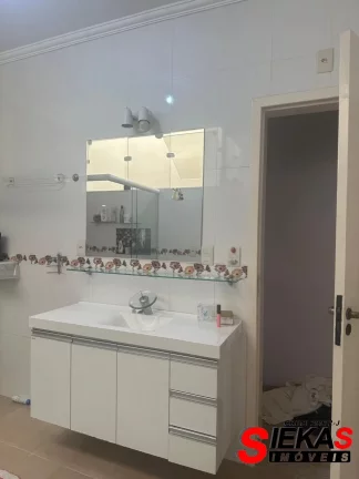 Imagem Espetacular Casa para Locação em São Paulo-SP, Bairro São Lucas! 5 quartos, 3 suítes, 2 salas, 5 banheiros, 4 vagas, 350 m²!