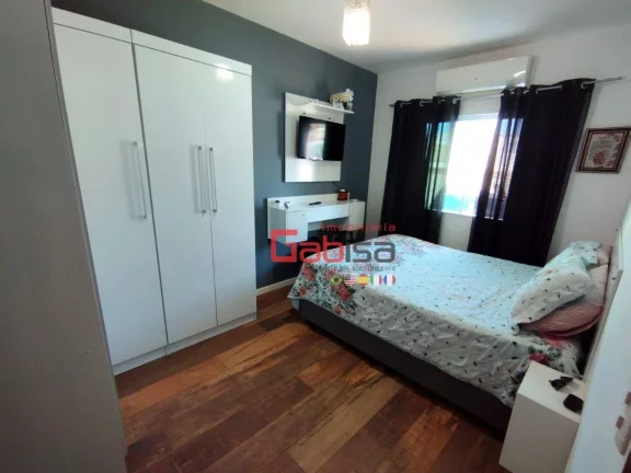 Imagem Apartamento com 3 dormitórios à venda, 100 m² por R$ 480.000 - Nova São Pedro - São Pedro da Aldeia/RJ