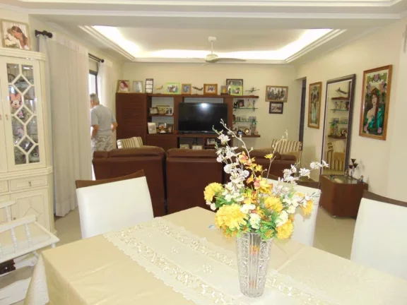 Imagem Praia de Pitangueiras,Amplo Apartamento com 132 Metros Úteis,Lazer,2 Garagens,Centrinho,Novo!