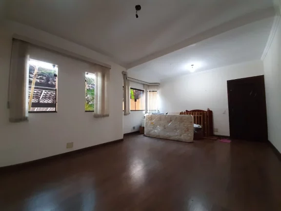 Imagem Casa à venda no bairro Vila Scarpelli - Santo André/SP