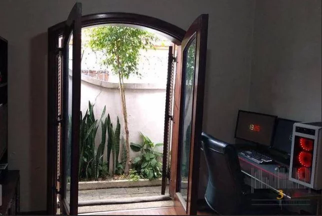 Imagem Casa à venda ou locação no Alto da Lapa São Paulo SP com 3 suítes, 6 banheiros, 6 vagas e 297m² em terreno de 622m²
