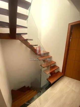Imagem Linda Casa Duplex Fino Acabamento Novo Portinho à Venda