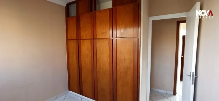 Imagem Se você não abre mão de espaço e quer a praticidade de morar a apenas 3 quadras do mar, este apa...