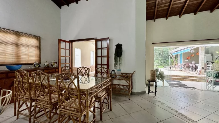 Imagem Maravilhosa Casa à Venda com Atmosfera Aconchegante!