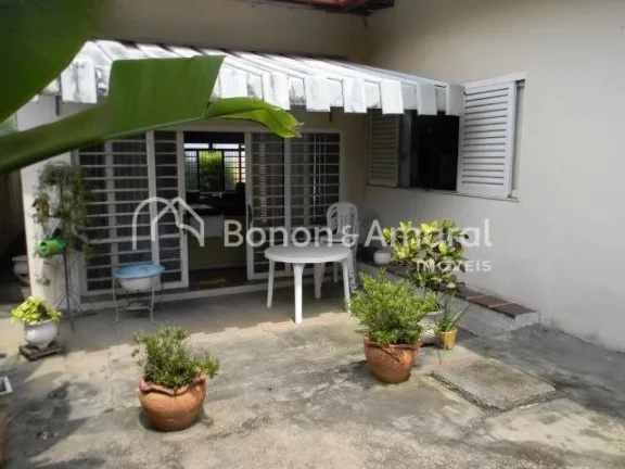 Imagem Linda casa térrea, construção sólida, bem distribuída, com boa iluminação natural e ventilaç...