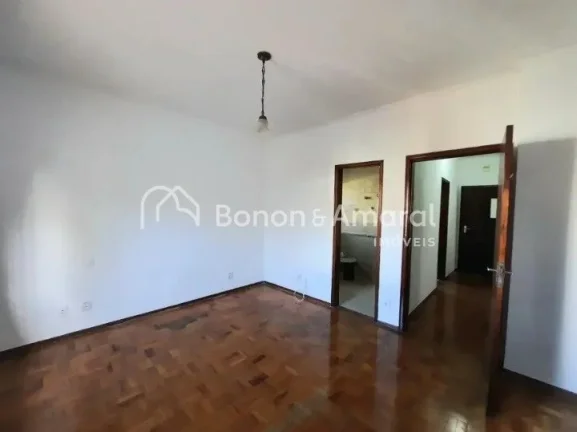 Imagem Esta casa no Jardim Chapadão é perfeita para você e sua família! Com 3 quartos (incluindo 1 suí...