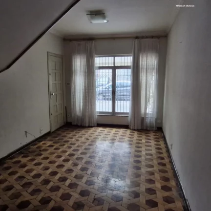 Foto do imóvel: Casa confortável de 2 dormitórios, 2 banheiros, sala para dois ambientes, com entrada lateral e va...