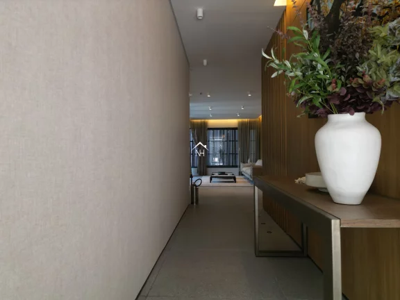 Imagem Apartamento com 183m, 3 suítes, 3 vagas, varanda vista panorâmica, hall privativo, Piscina aquecida.