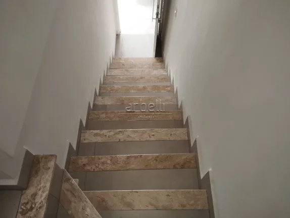 Imagem Sobrado com 100 metros quadrados, 3 dormitórios sendo 1 suíte com sacada, 1 banheiro social, 1 lav...