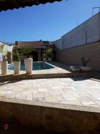 Imagem Casa com 3 dormitórios à venda, 420 m² por R$ 1.050.000,00 - Jardim Imperador - Praia Grande/SP